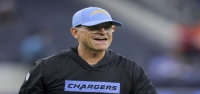 Aprovechando una regla poco conocida, Dicker, de los Chargers, realiza la primera patada de recepción libre de la NFL en 48 años