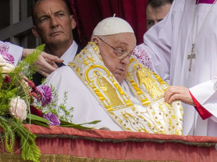 Papa muere
