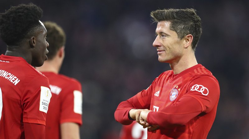 Con doblete de Lewandowski, Bayern avanza a cuartos en copa