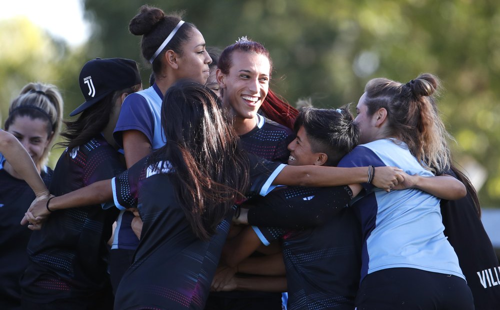 Jugadora trans busca hacer historia en fútbol argentino