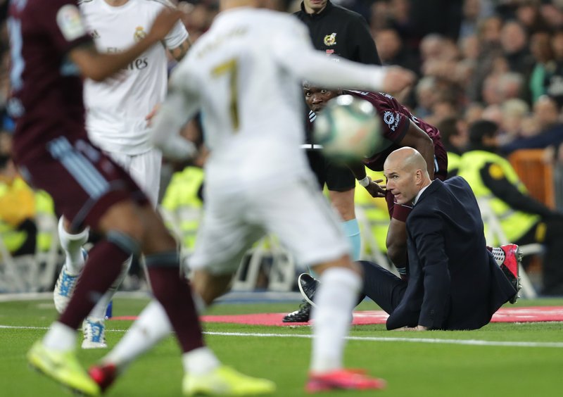 El Madrid tropieza ante Celta y ahora lidera por un punto