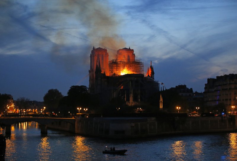 notre dame se queda sin misa de navidad