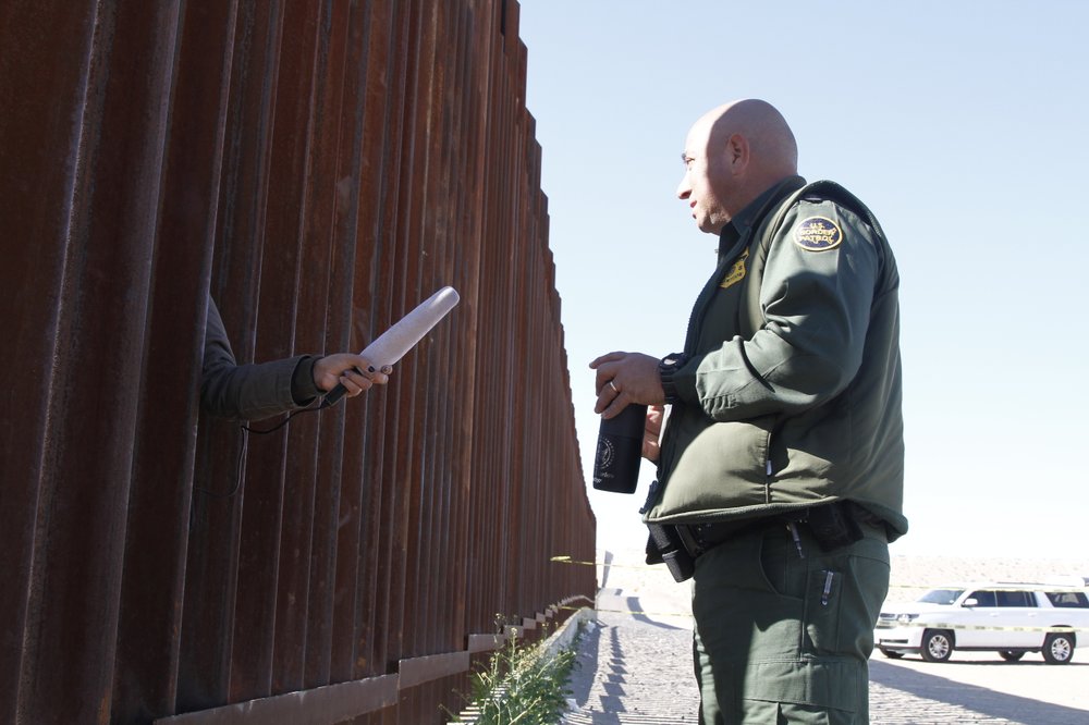 Trump reasigna fondos militares a construcción de muro